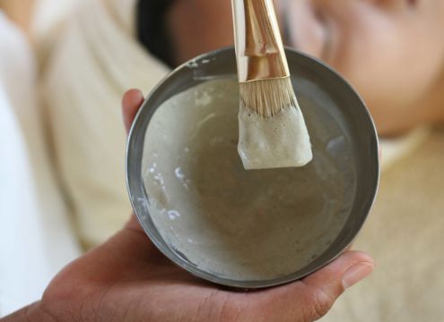 Tratamiento Facial Antiedad con Oro de 24 Quilates